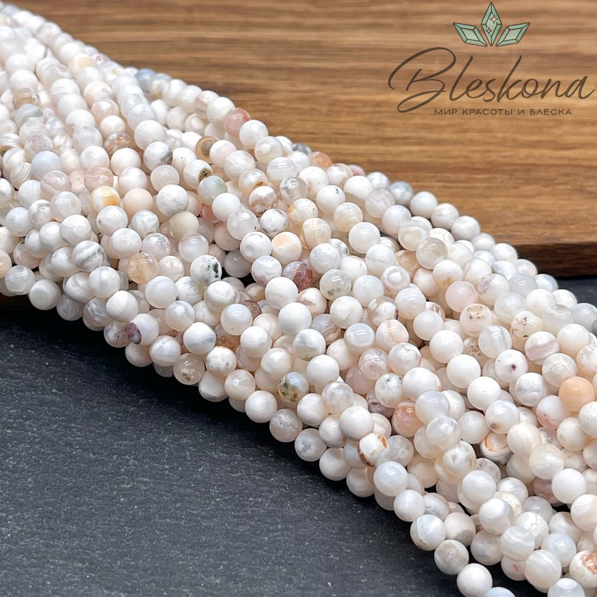 Агат белый с узором 4 мм