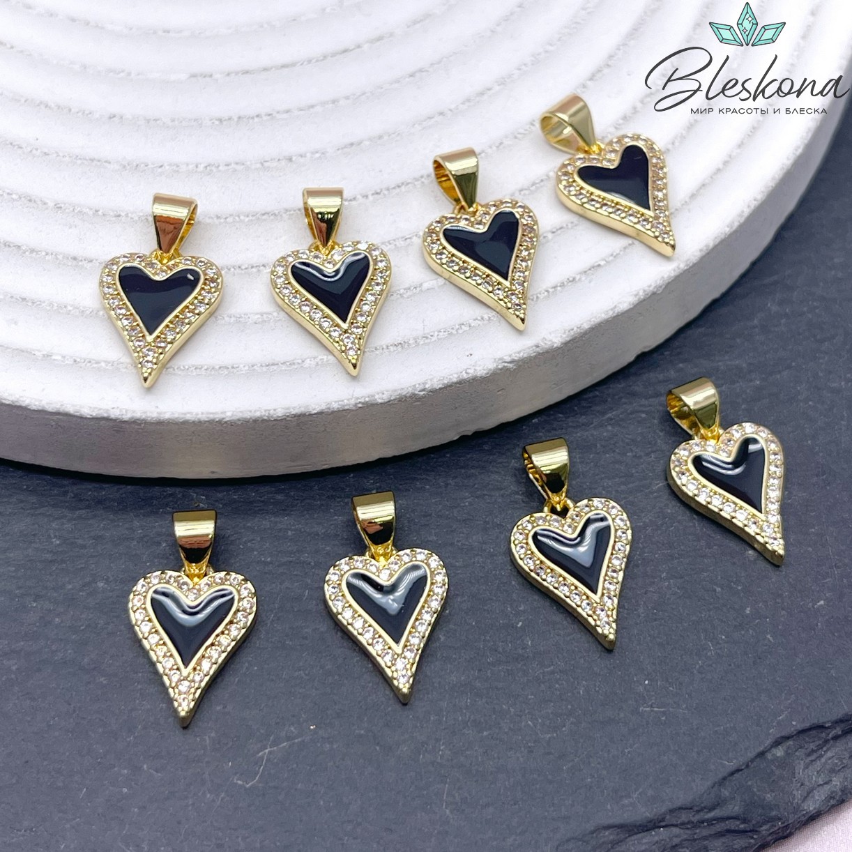 14*10,5 мм Цвет золото, Подвеска Сердце черная эмаль, цирконы 