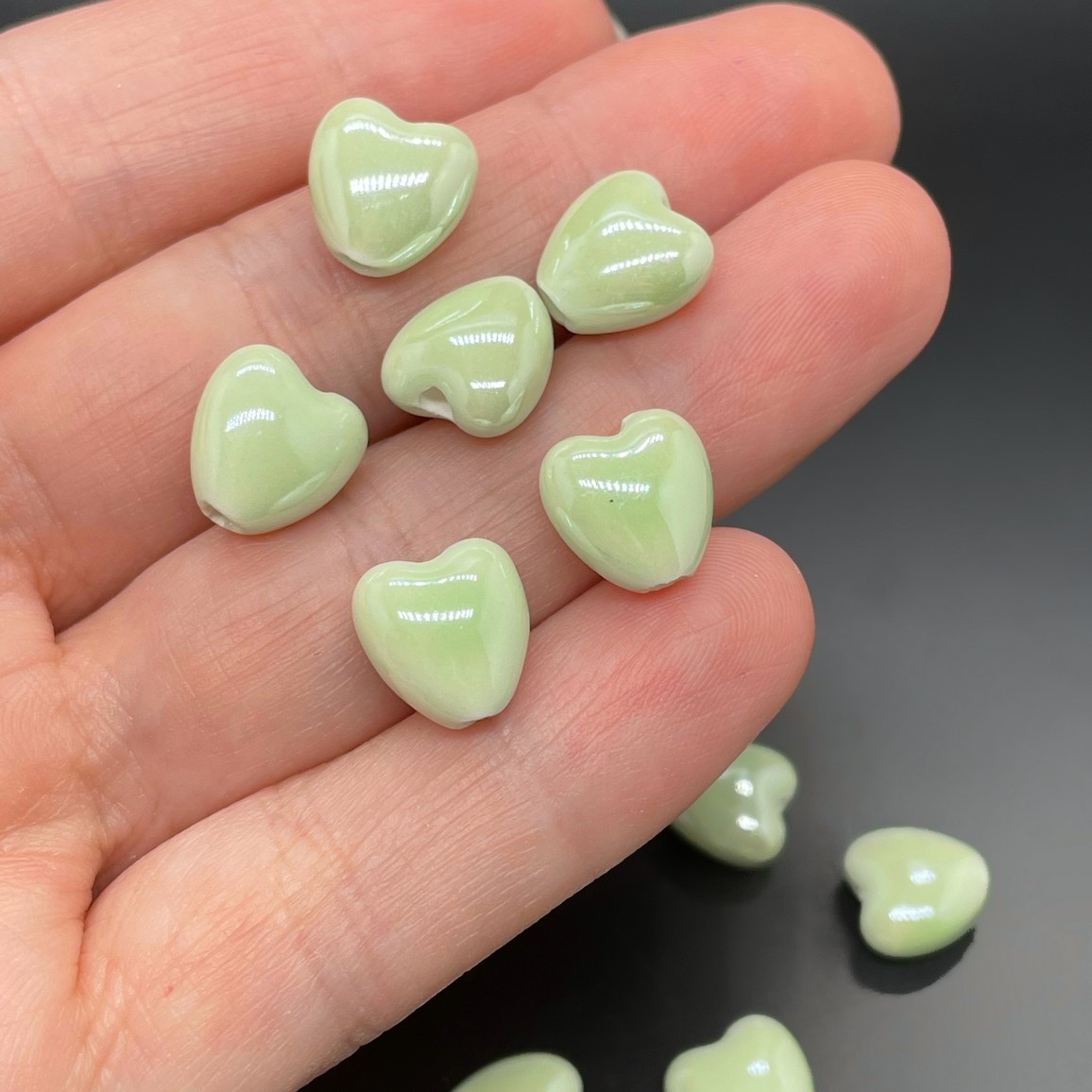 10 мм Бусина сердце, керамика цвет салатовый
