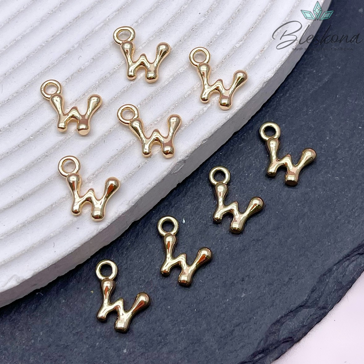 13 мм Цвет золото, Буква гладкая W 