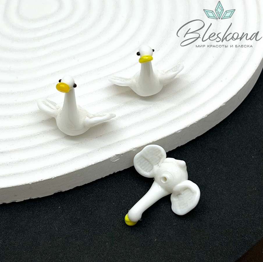 28*27 мм Бусина Лебедь белый