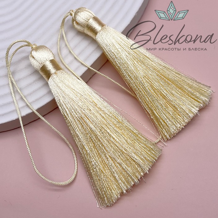 Кисть вискозный шелк Светло- желтая 8*1 см