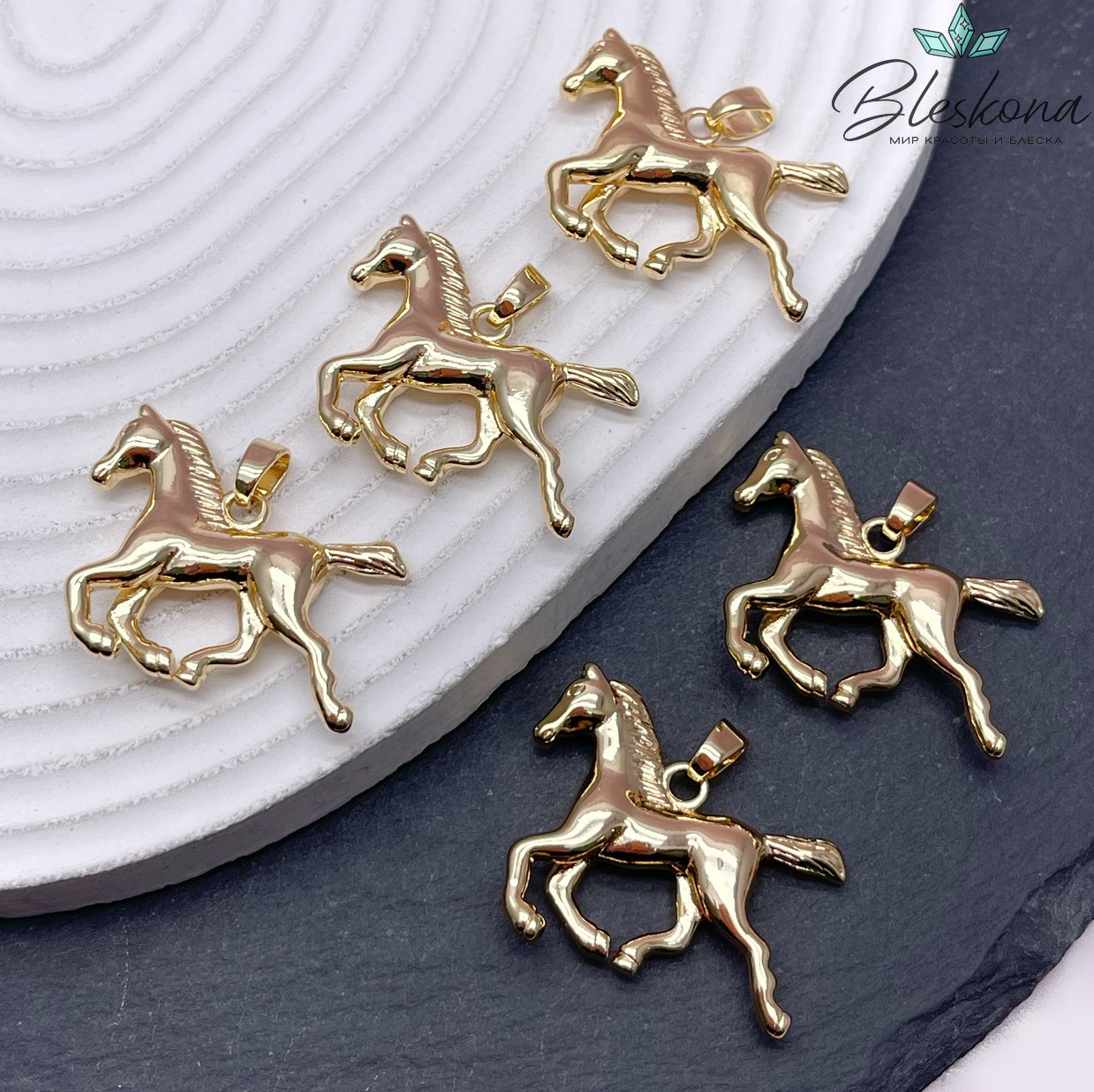 30*27 мм Цвет золото, Подвеска Лошадь