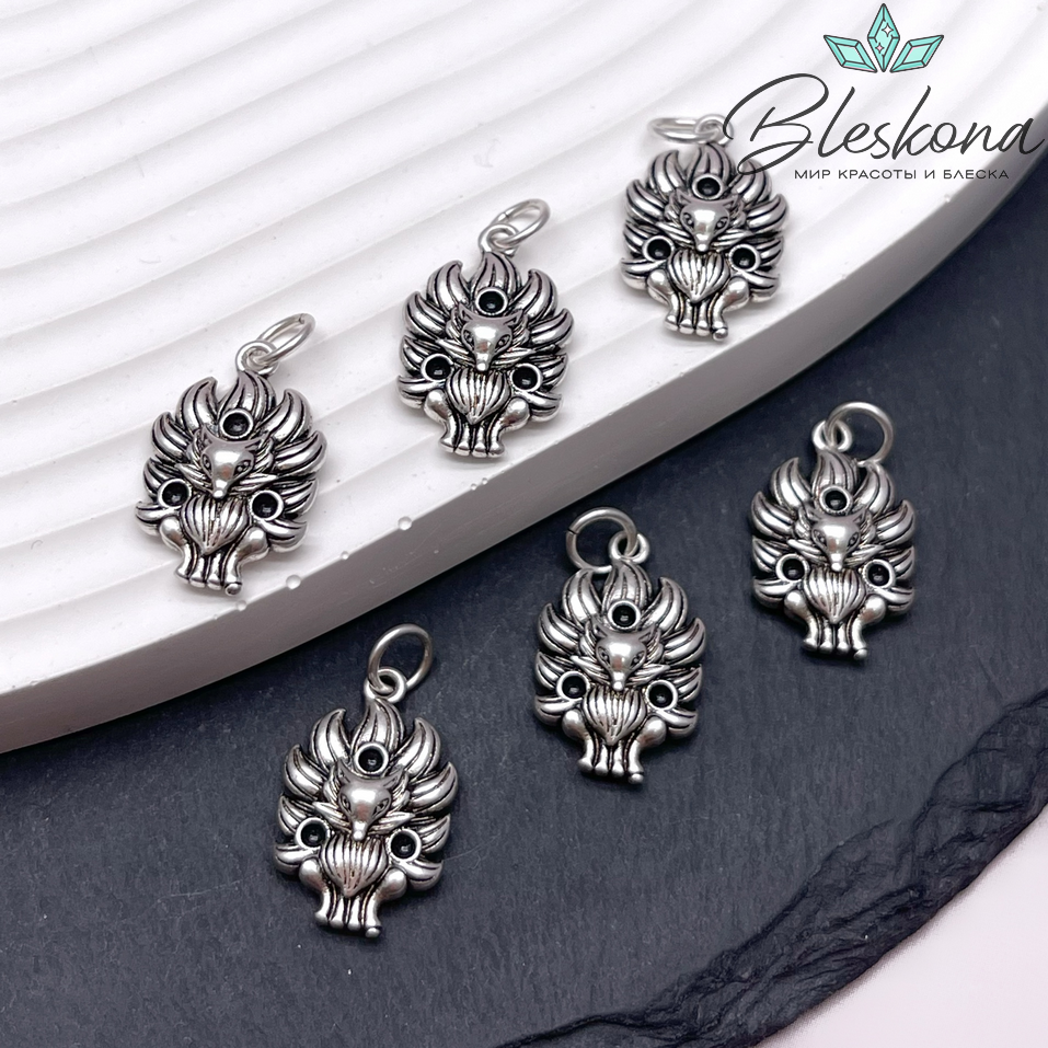 17,5*11 мм, Цвет серебро Подвеска Девятихвостая лиса