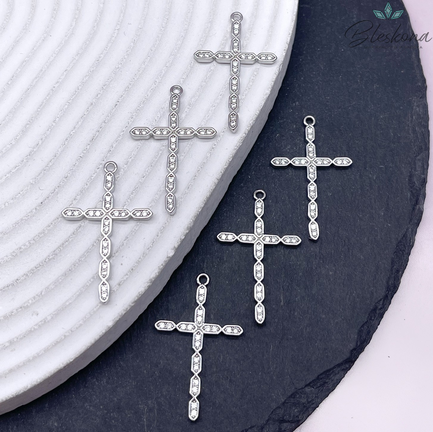 19*30,5 мм Цвет серебро, Подвеска крест цирконы 