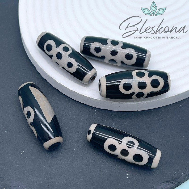 Бусина Дзи Молния и мистический узел черно-белый бочонок 40*13 мм