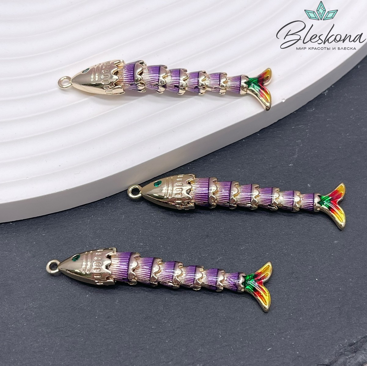 46*8 мм Цвет золото, Подвеска рыбка фиолетовая с цирконом