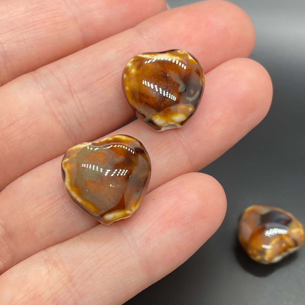 17 мм Бусина сердце, керамика цвет коричневый рисунок №1