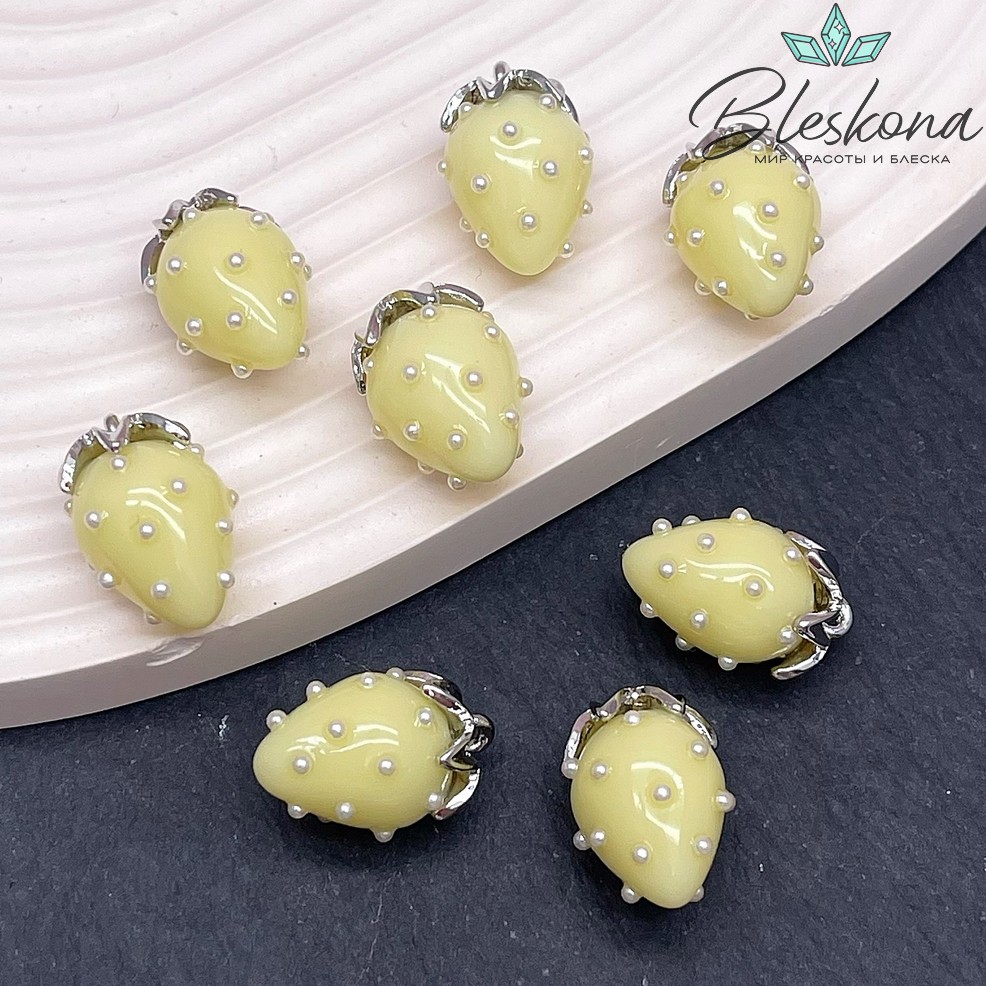 18,5*12 мм Цвет серебро, Подвеска клубничка желтая