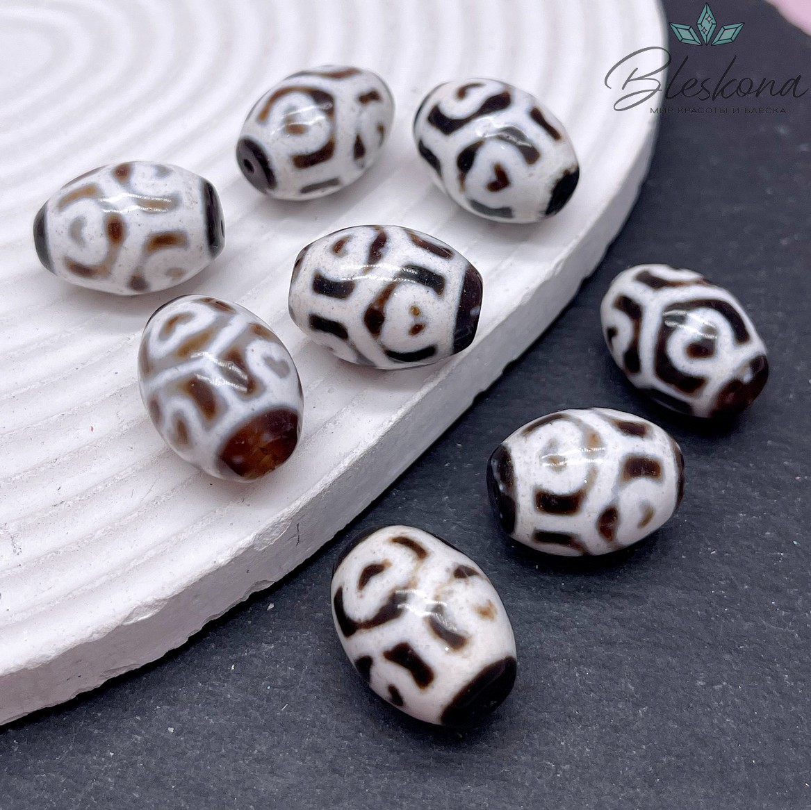 Бусина Дзи 6 сердец и Черепаха черно-белый бочонок 20*15 мм