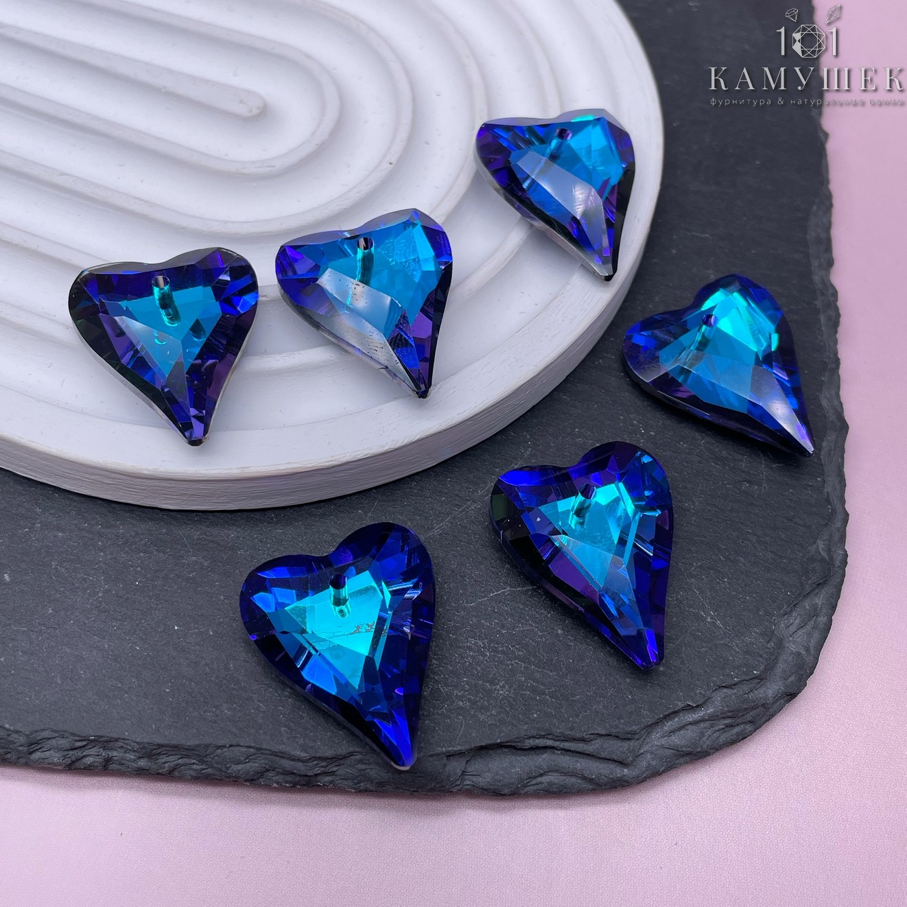 26,5*21,5 мм, Подвеска сердце стекло белое с переливом (Heliotrope) уп. 2 шт