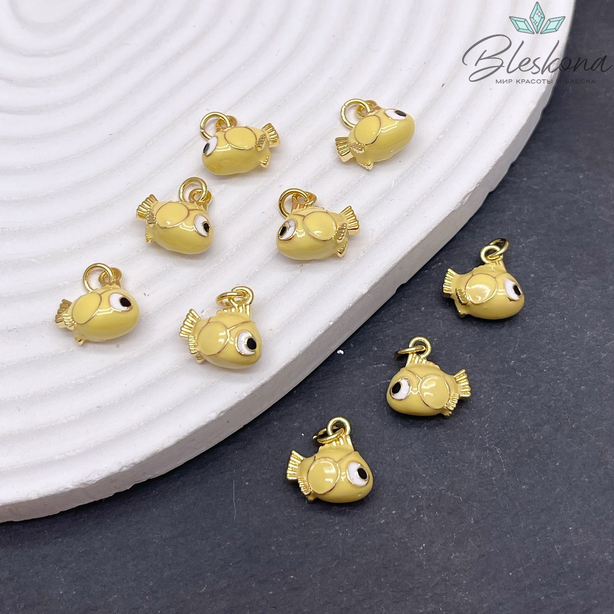 12*6 мм Цвет золото, Подвеска рыбка желтая эмаль