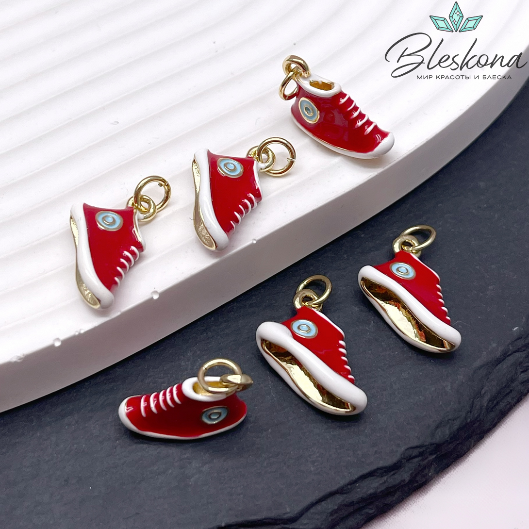 14,5*8,5 Цвет золото, Подвеска Кроссовок красный