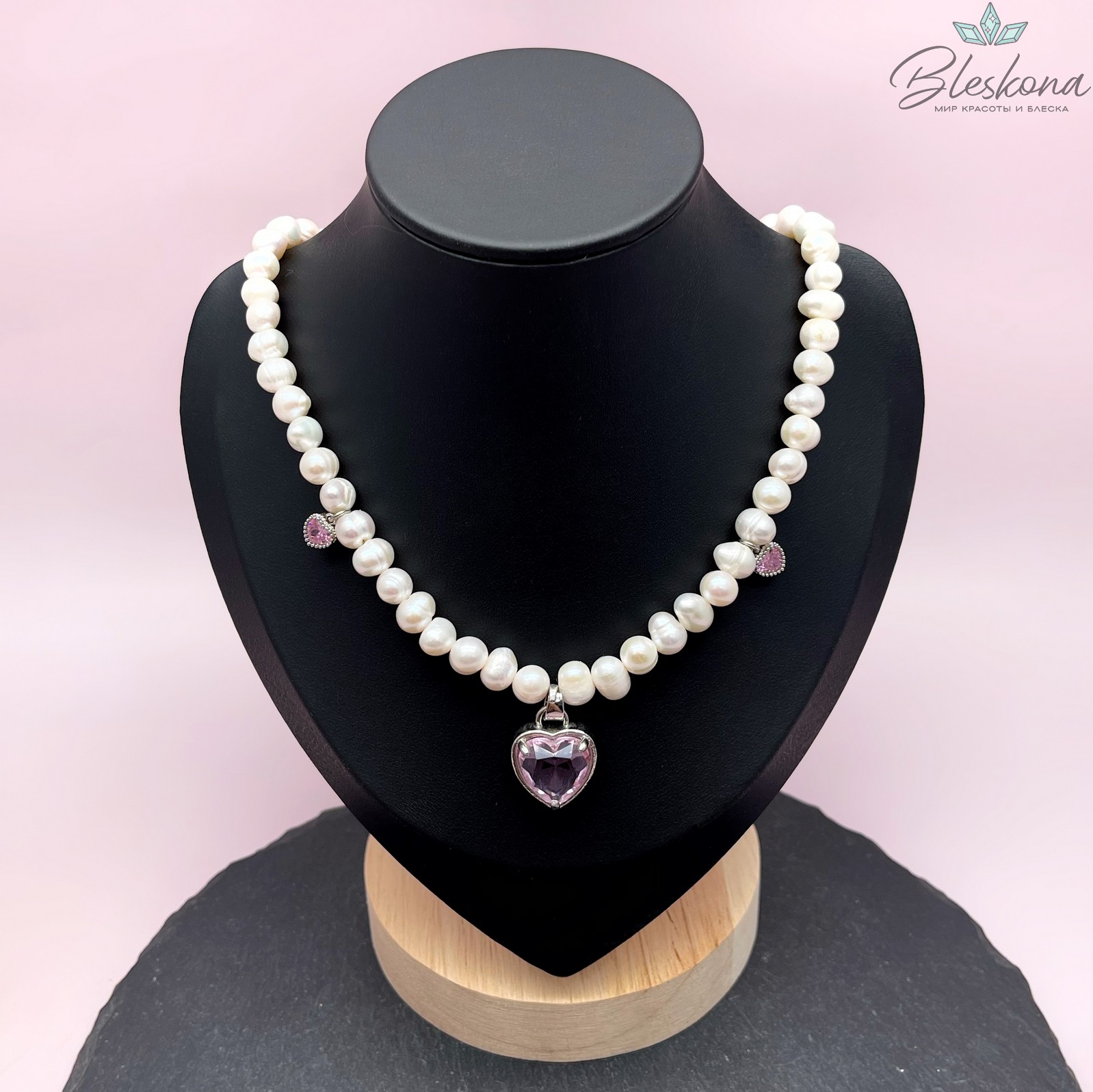 Бюст для украшений черный высота 19 см основа дерево