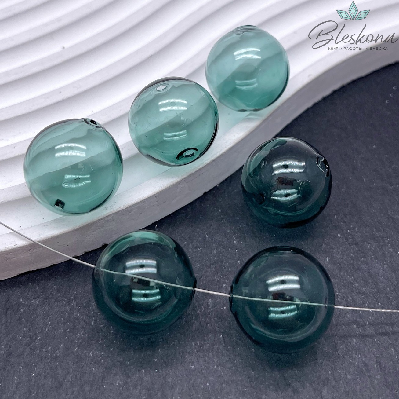 20 мм Бусина шар стекло темно- зеленое