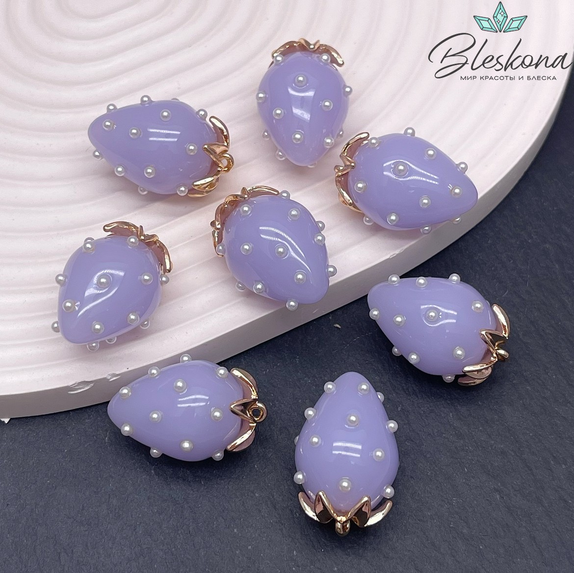 25*17 мм Цвет золото, Подвеска клубничка сиреневая