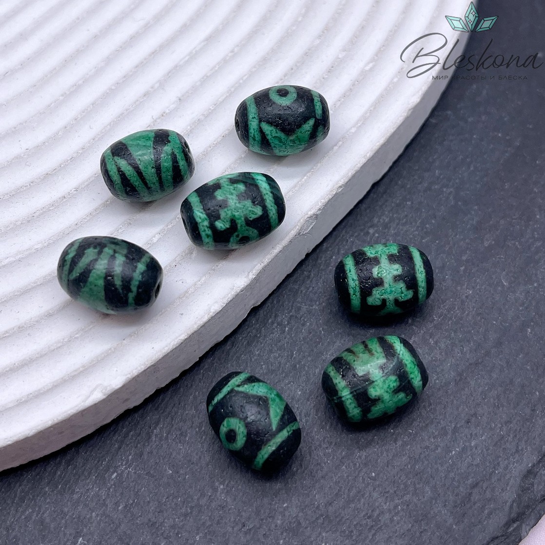 Бусина Дзи Большой человек (Аристократ) черно-зеленый бочонок 10*14 мм