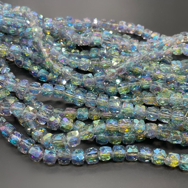 6.5 мм Стекло Lux,  куб огранка, цвет серо- голубой с переливом