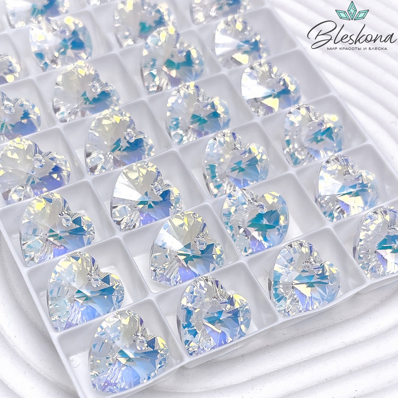 6228 Xilion Heart 14,4*14 мм Crystal Aurore Boreale (AB)