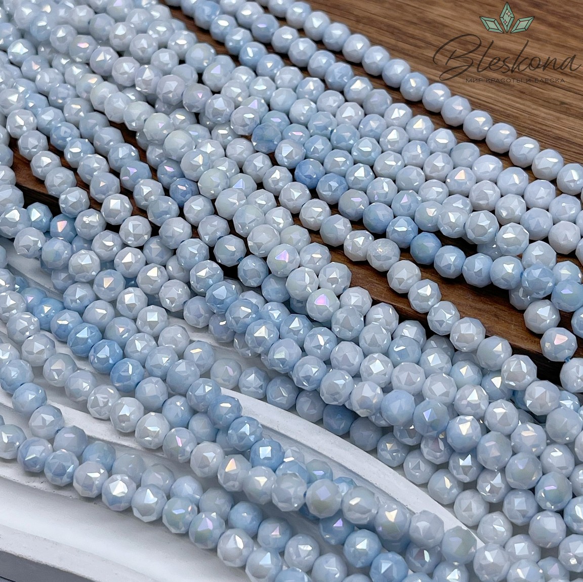 Стекло Lux бледно- голубое огранка острая 6 мм