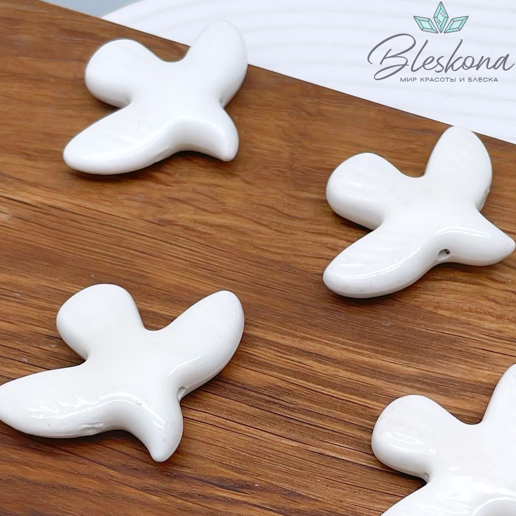 33*42 мм Керамика бусина Голубь белый (Птица)