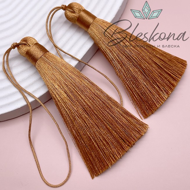 Кисть вискозный шелк Светло- коричневая 8*1 см