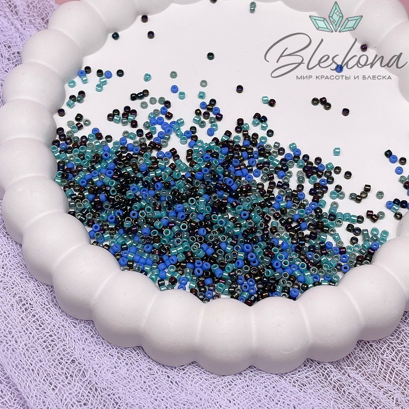 Бисер TOHO round 11/0 цвет №24-020 (микс)