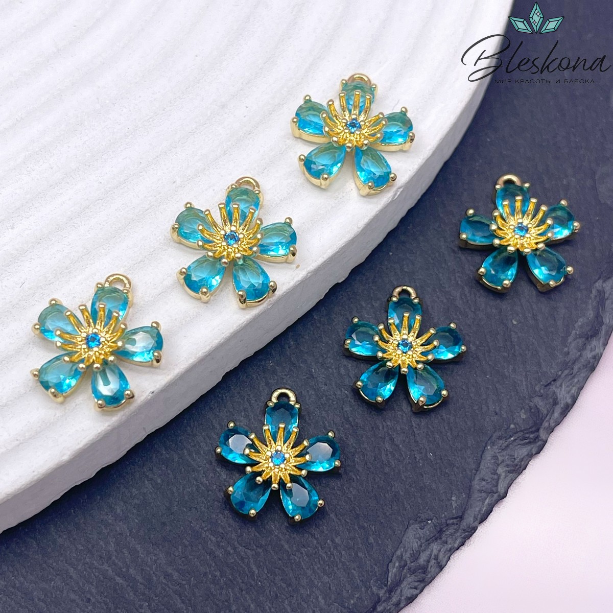 14мм, Цвет золото, Подвеска цветок  голубой циркон