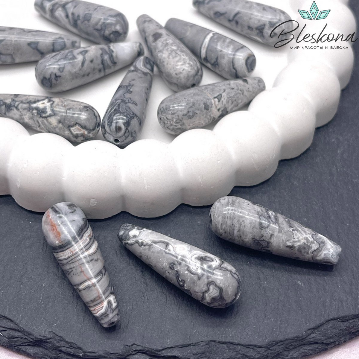 Яшма картографическая капля 30*10 мм (штучно)