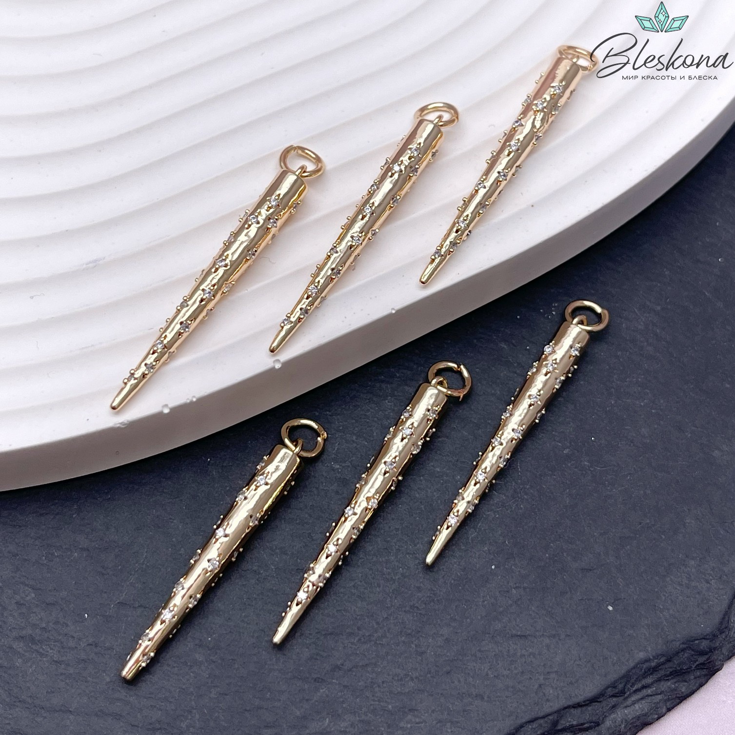 33,5*4 мм Цвет золото, Подвеска в форме конуса цирконы