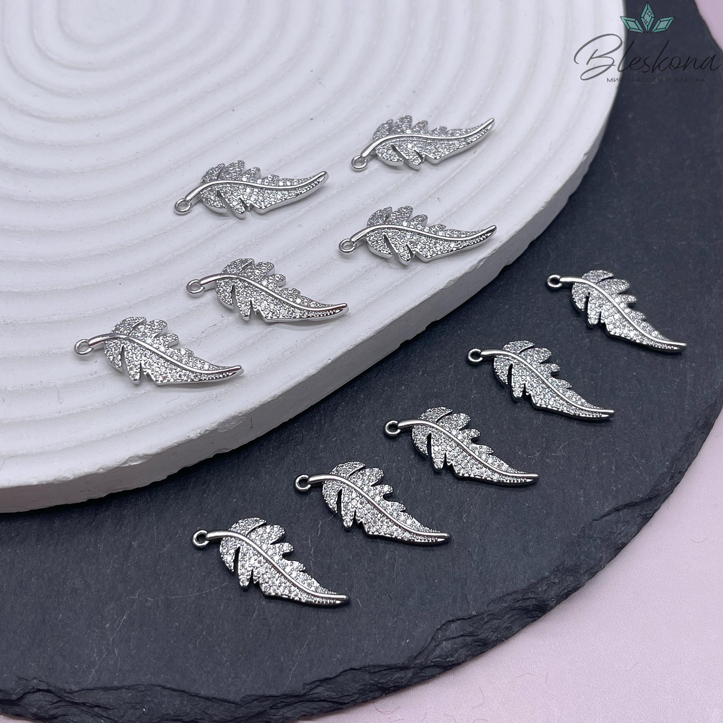 24,5*10 мм, Цвет серебро, Подвеска Лист цирконы