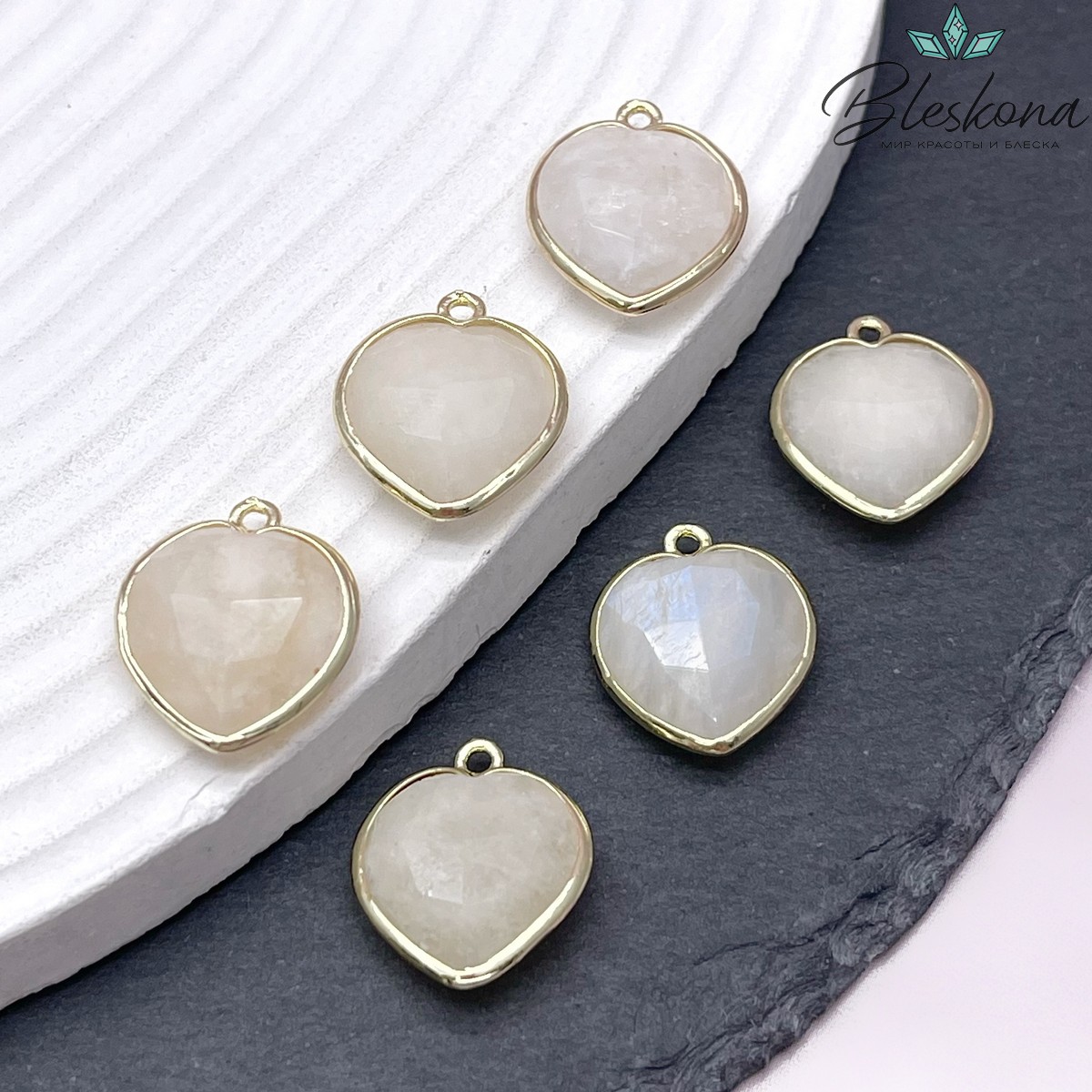 16,3*18,7мм,Цвет золото,Подвеска Сердце Лунный камень  огранка