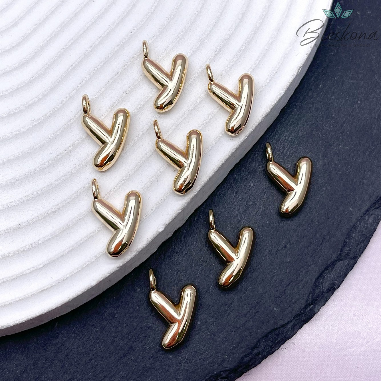 18 мм, Цвет золото, Буква объемная Y