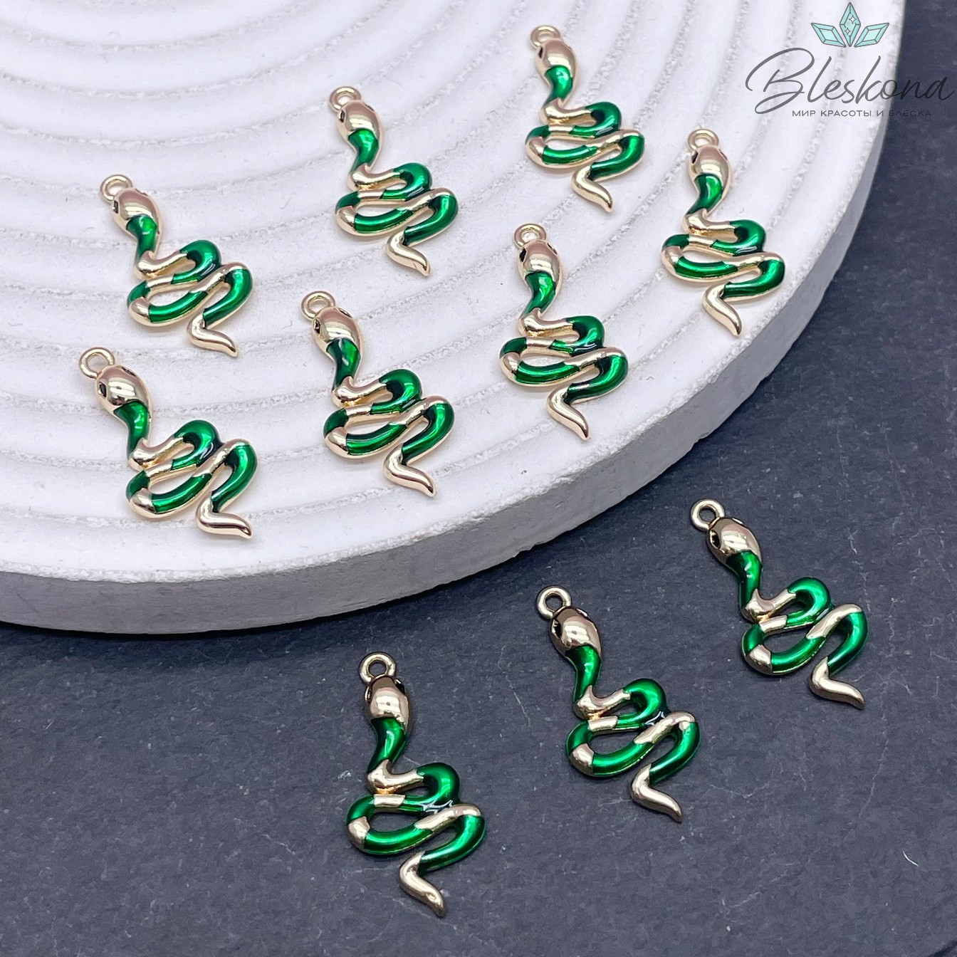 21,5*10,5 мм Цвет золото, Подвеска Змея зеленая эмаль 