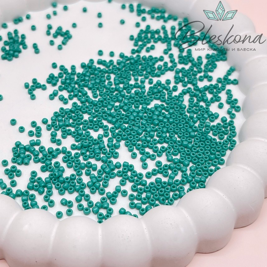 Бисер TOHO round 11/0 цвет №55D (оттенок светло-зеленого)