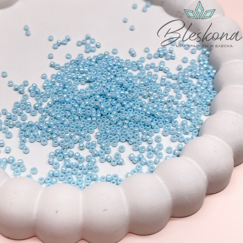 Бисер TOHO round 11/0 цвет №124 (оттенок голубого)