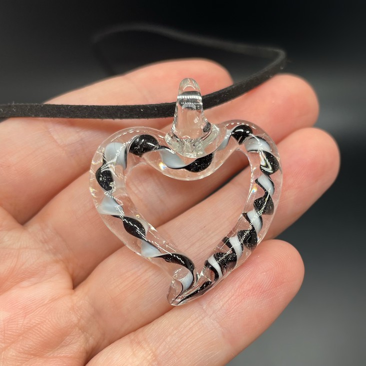 35*39мм, Подвеска сердце бело-черное контур