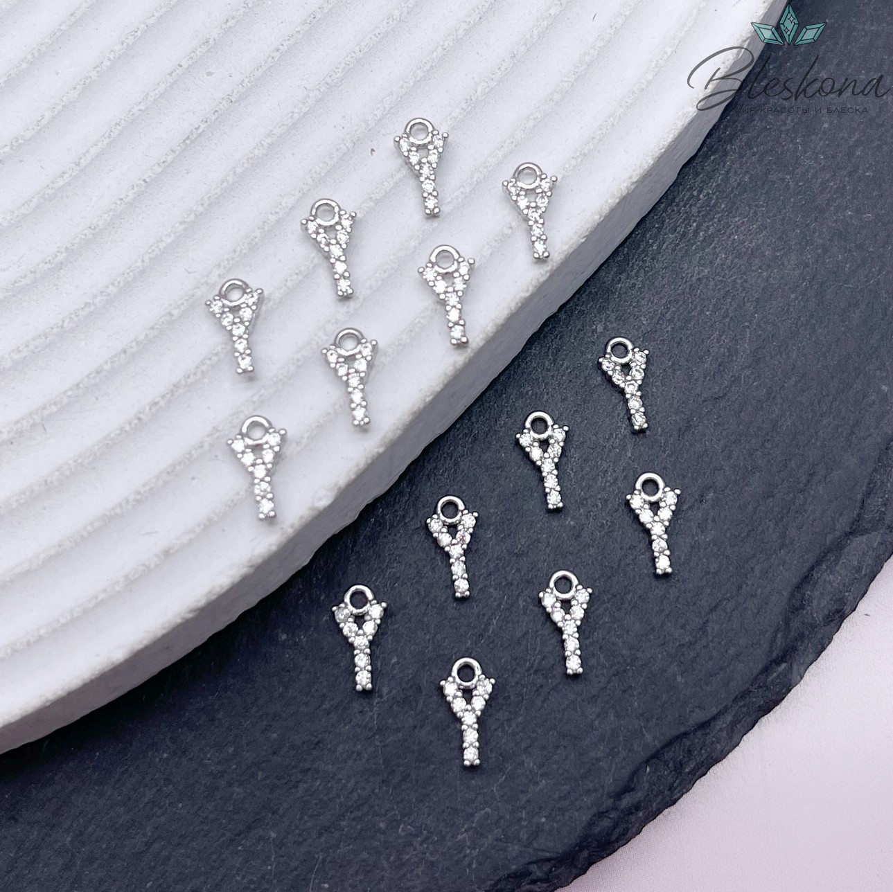 9,4 мм Цвет серебро, Буква Y цирконы 