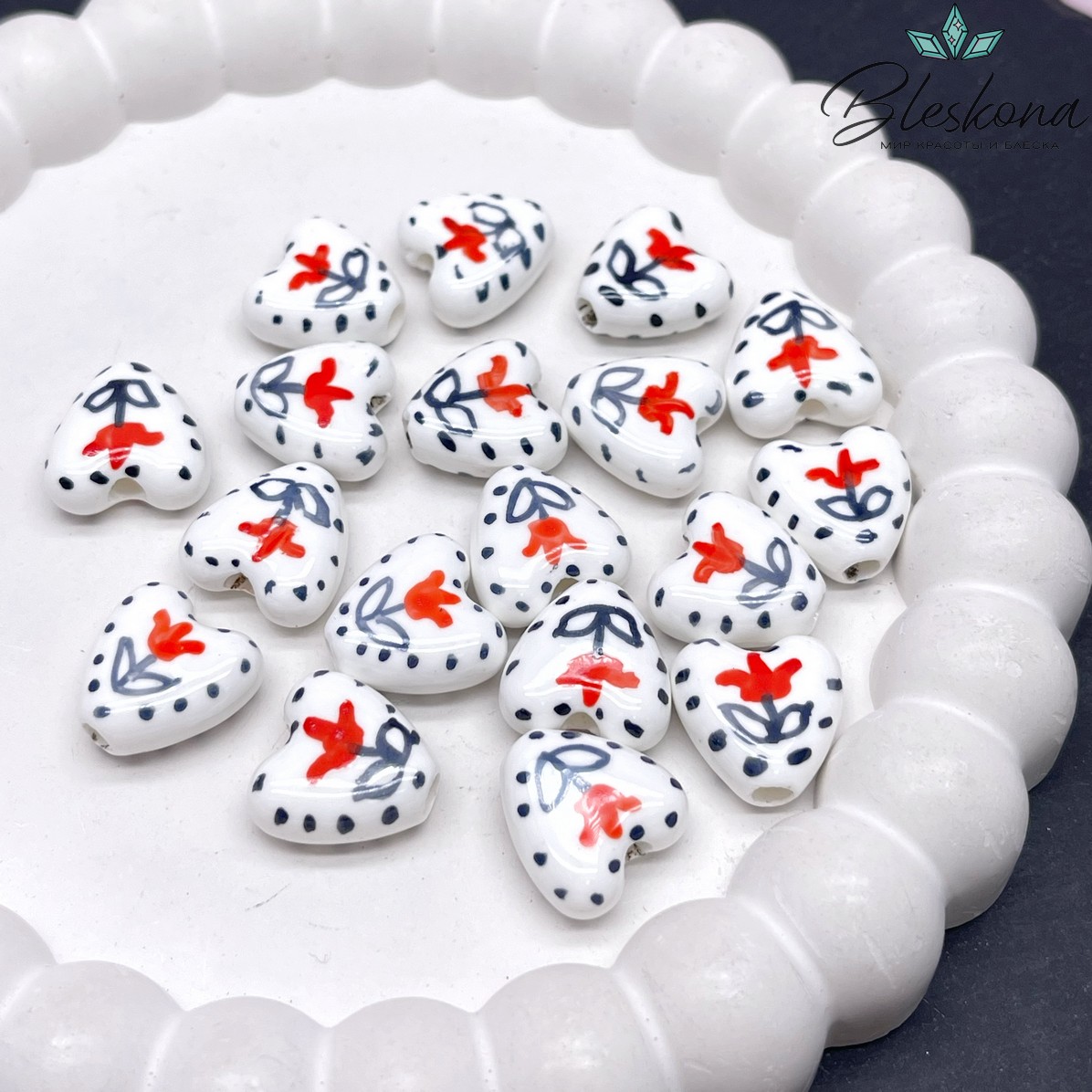 14,5 мм Бусина сердце, керамика цвет белый красный тюльпан (штучно)