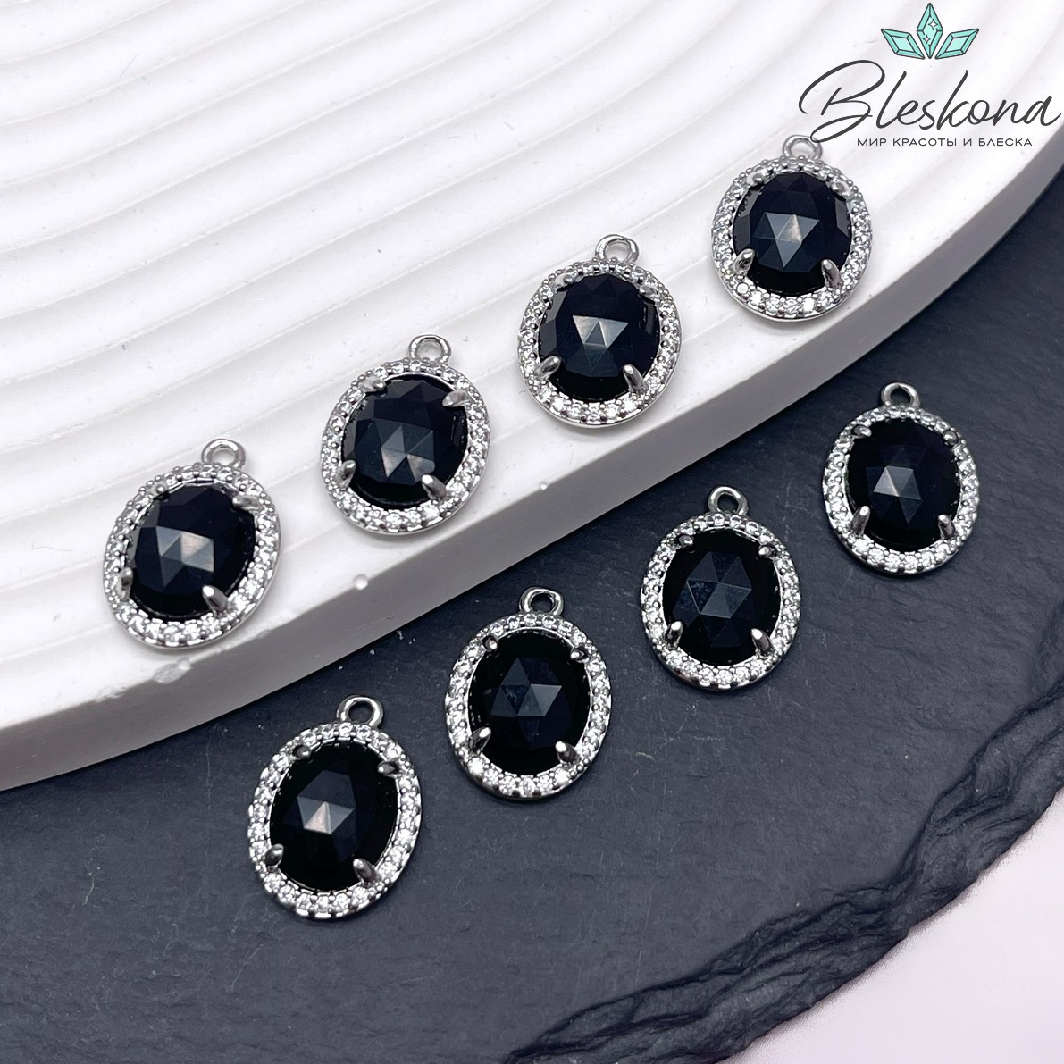 15*11 мм Цвет серебро, Подвеска овал Черный агат в обрамлении цирконы