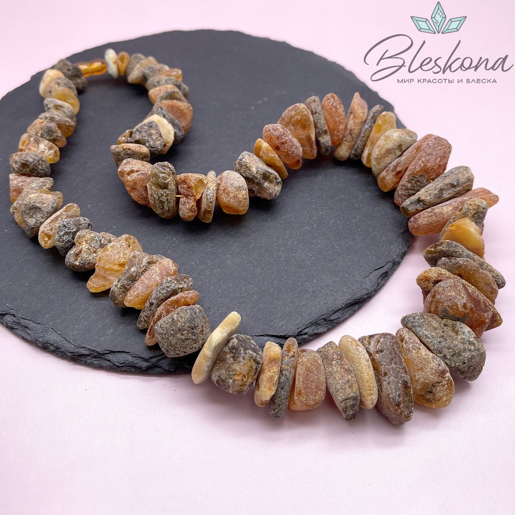 Янтарь крошка на увеличение темный 15-30 мм