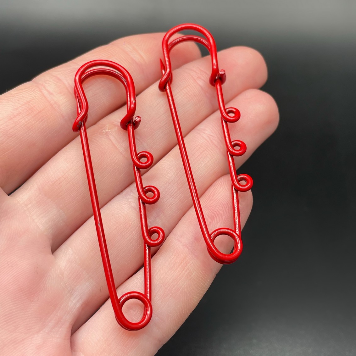 6 см , Основа булавка 3 колечка красная эмаль