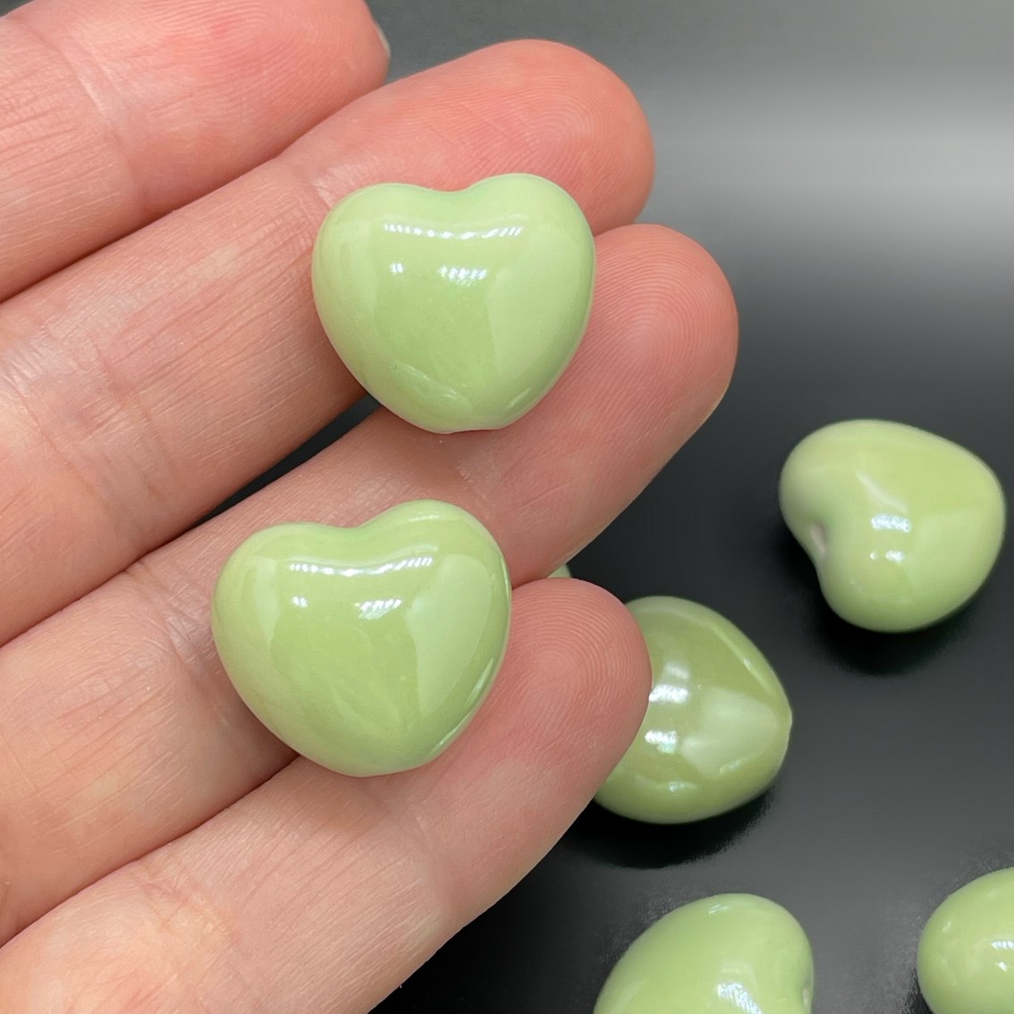17 мм Бусина сердце, керамика цвет салатовый