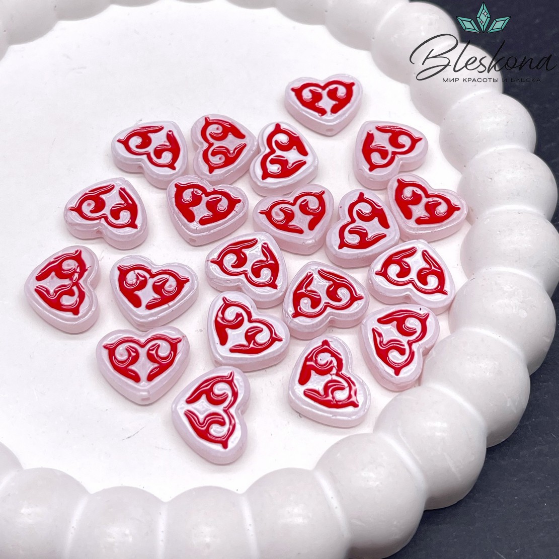 12*15 мм Бусина Этно сердце белое красный рисунок