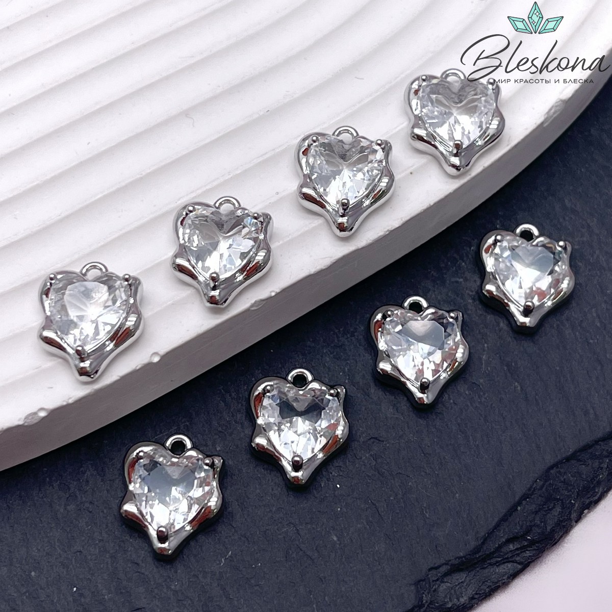 13*10,5 мм Цвет серебро, Подвеска сердце неровное белый циркон