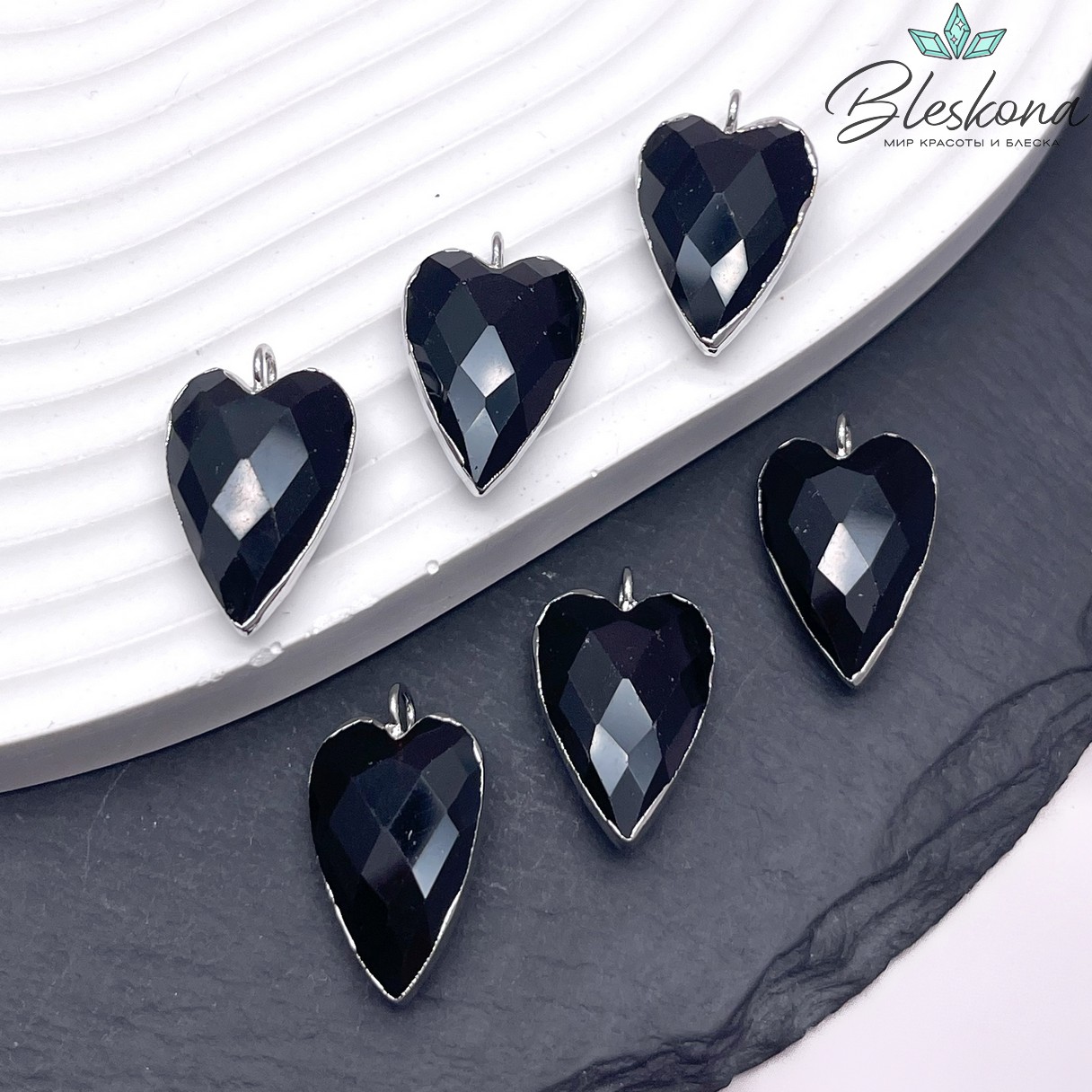 22*13 мм, цвет серебро, Подвеска Сердце Черный Агат огранка
