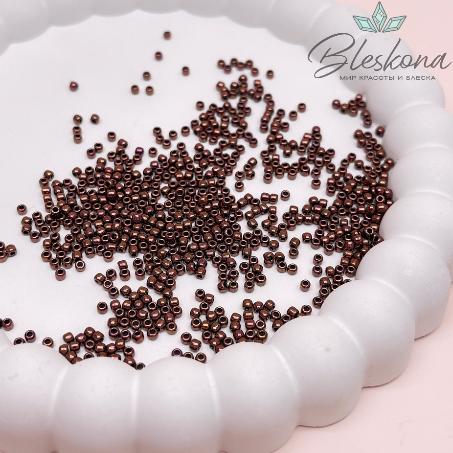 Бисер TOHO round 11/0 цвет №222 (оттенок коричневого)