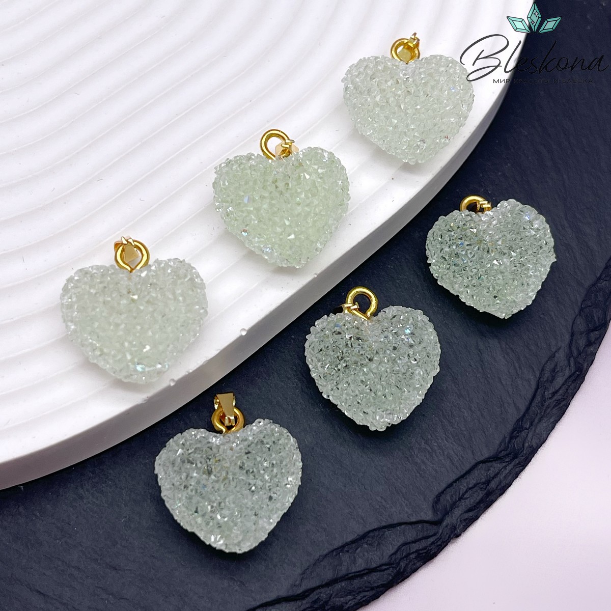 19*20 мм, Цвет золото, Подвеска мармеладное сердце зеленое