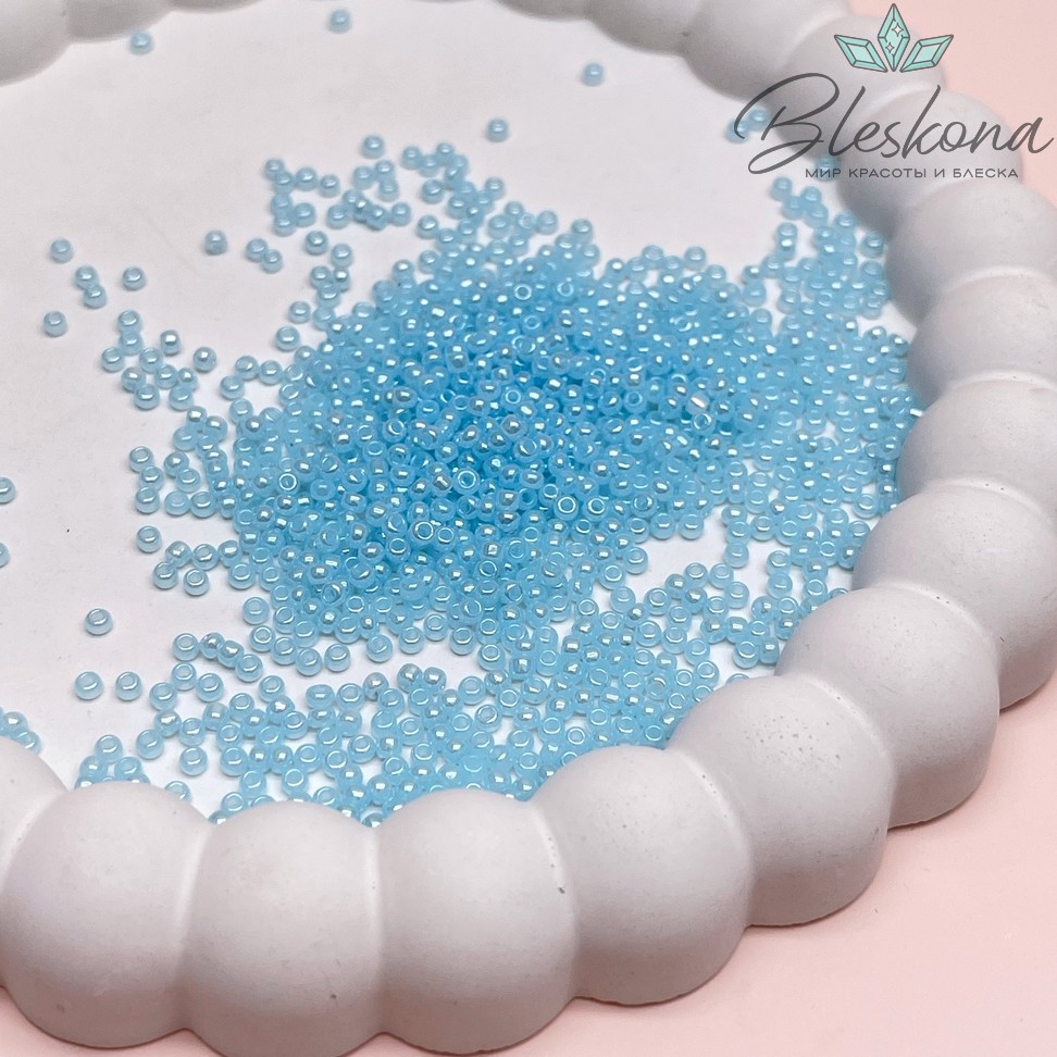 Бисер TOHO round 11/0 цвет №143 (оттенок голубого)