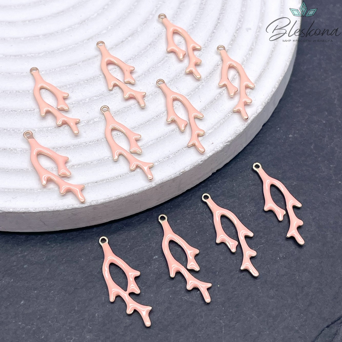 Подвеска ветки коралла розовая эмаль ,цвет золото 8,5*24мм